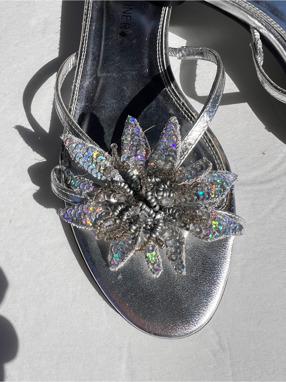 DONALD J. PLINER COUTURE Silver Floral Sequin Sandals - Picture 2 of 8